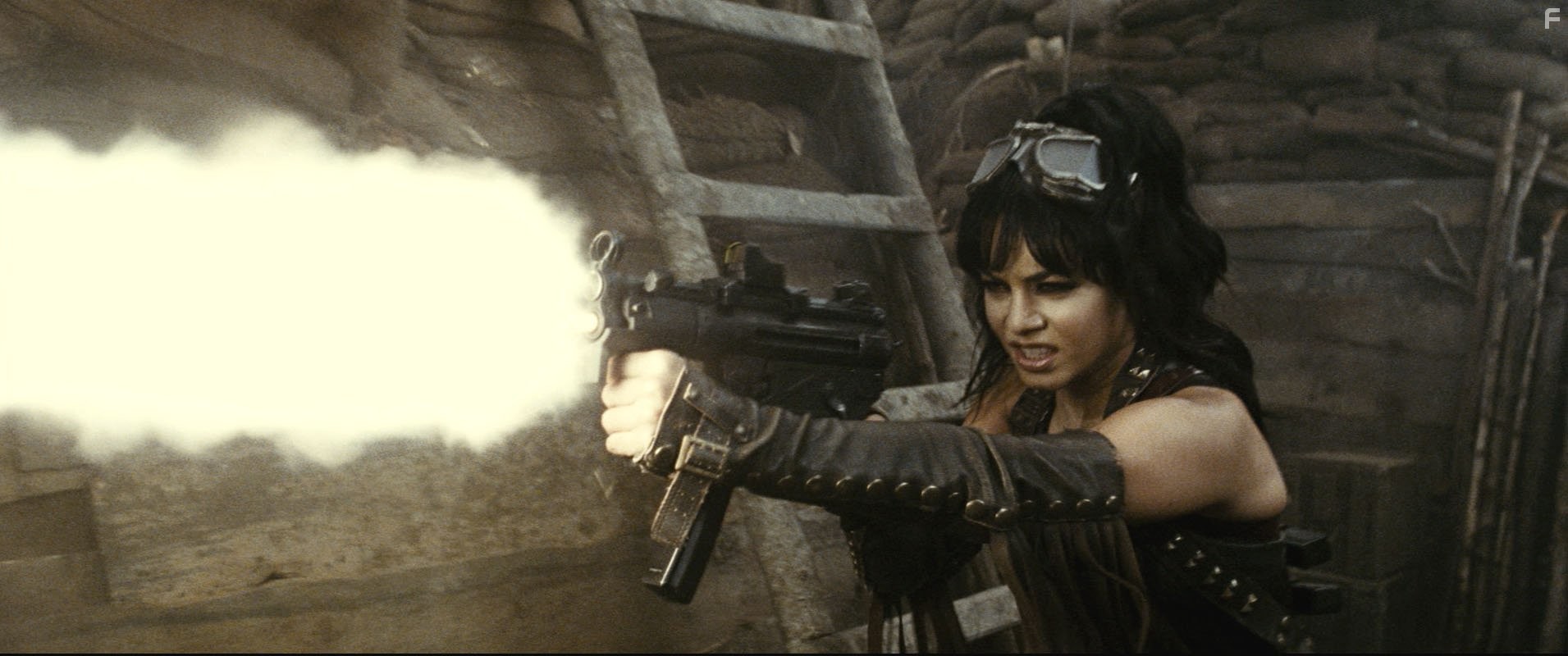 Vanessa Hudgens in Запрещённый приём (2011)