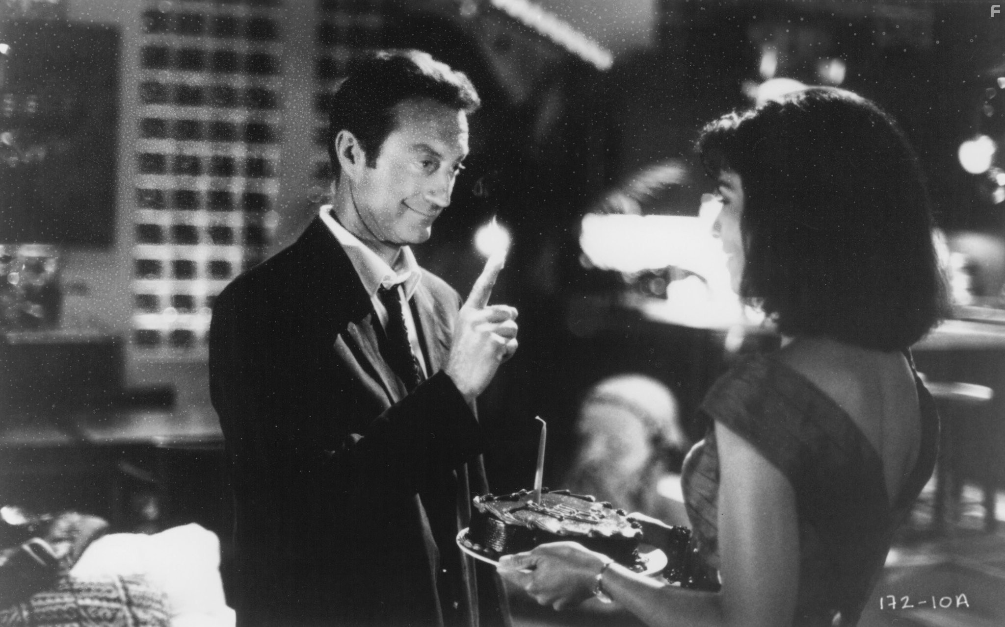 Bryan Brown and Rachel Ticotin in Иллюзия убийства 2 (1991)