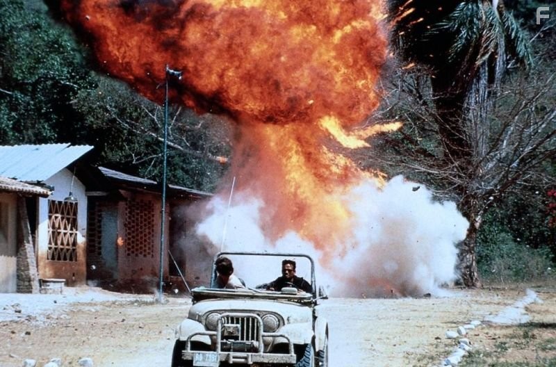 Christopher Lambert and Mario Van Peebles in Стрелок (1993)