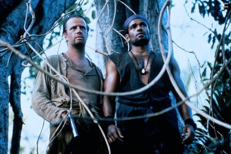 Christopher Lambert and Mario Van Peebles in Стрелок (1993)