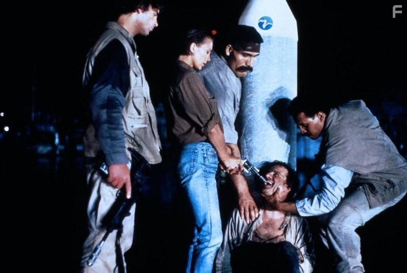 Brenda Bakke, Christopher Lambert, and Miguel ?ngel Fuentes in Стрелок (1993)