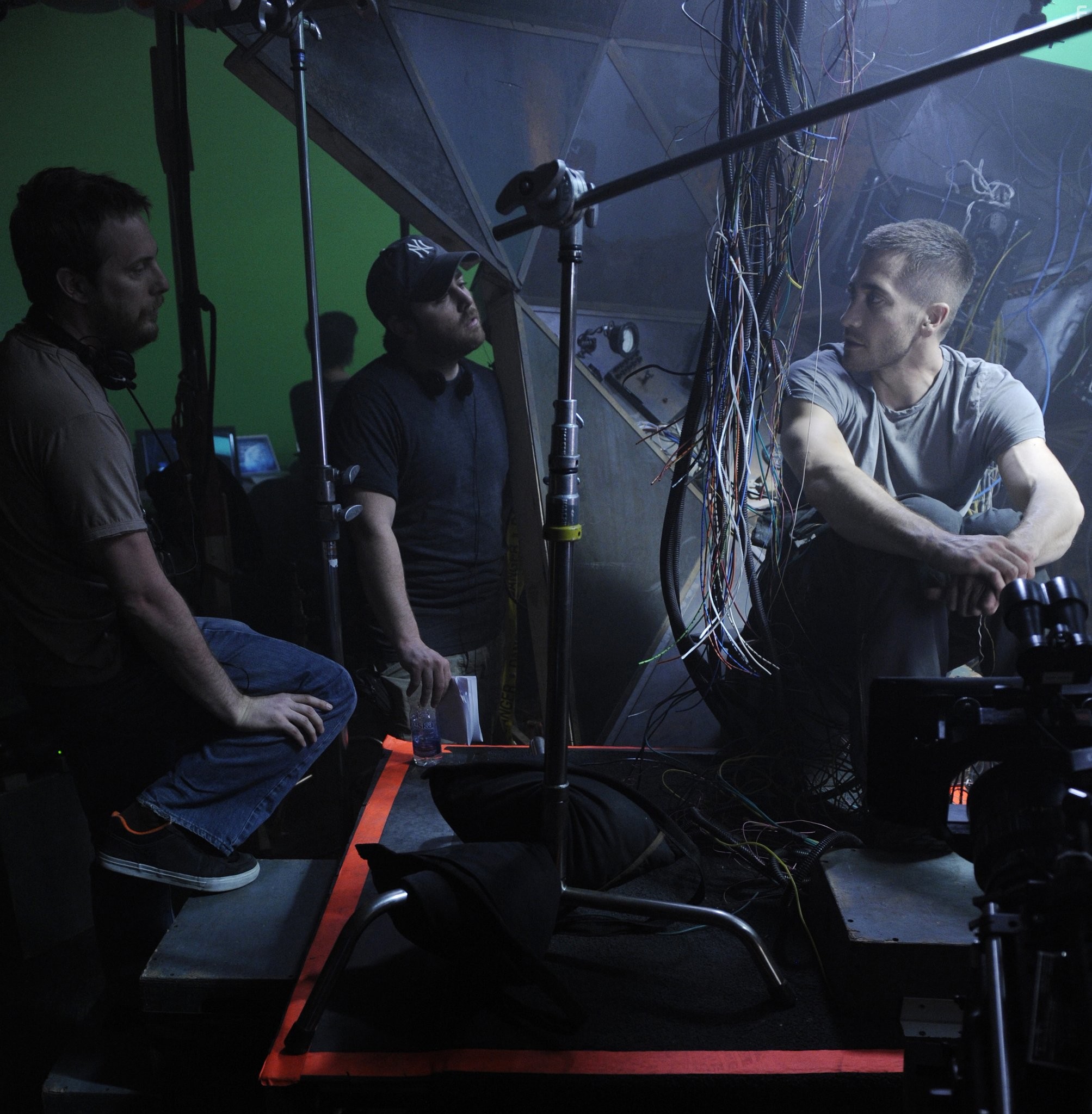 Jake Gyllenhaal and Duncan Jones in Исходный код (2011)