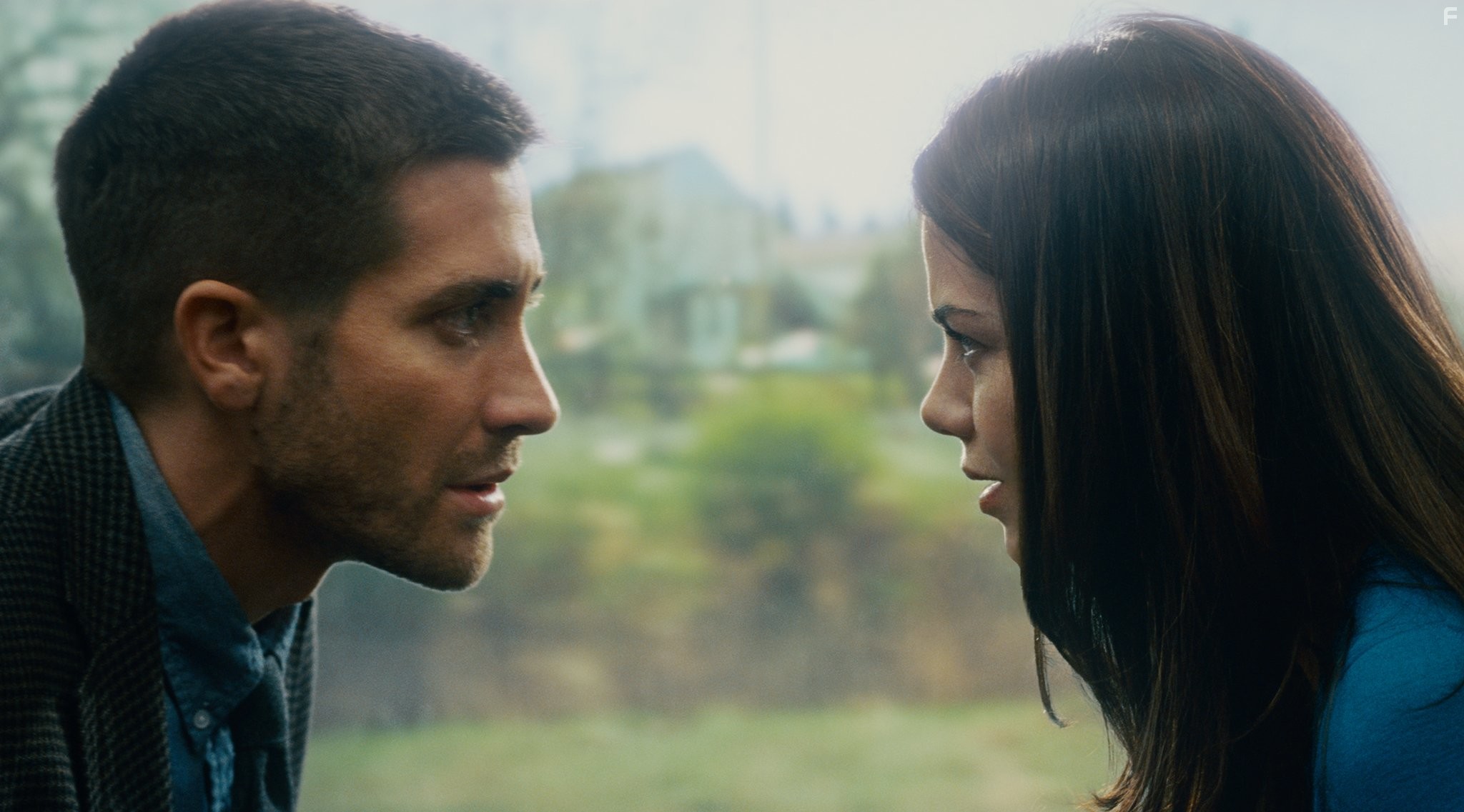 Jake Gyllenhaal and Michelle Monaghan in Исходный код (2011)
