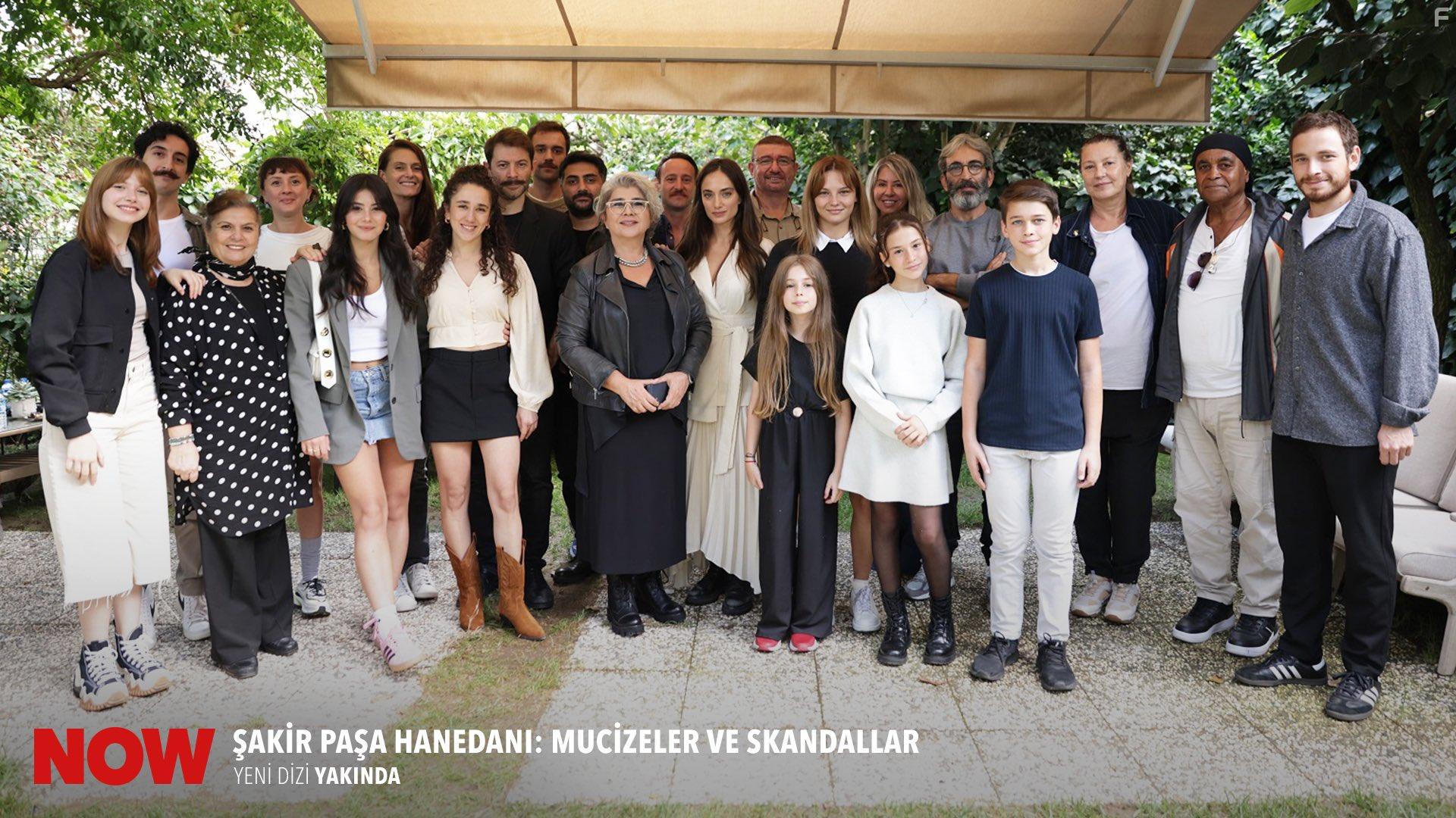 Семья Шакира Паши: Чудеса и скандалы