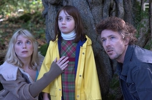 Eva Birthistle and Aidan Gillen in Пробуждающийся лес (2009)