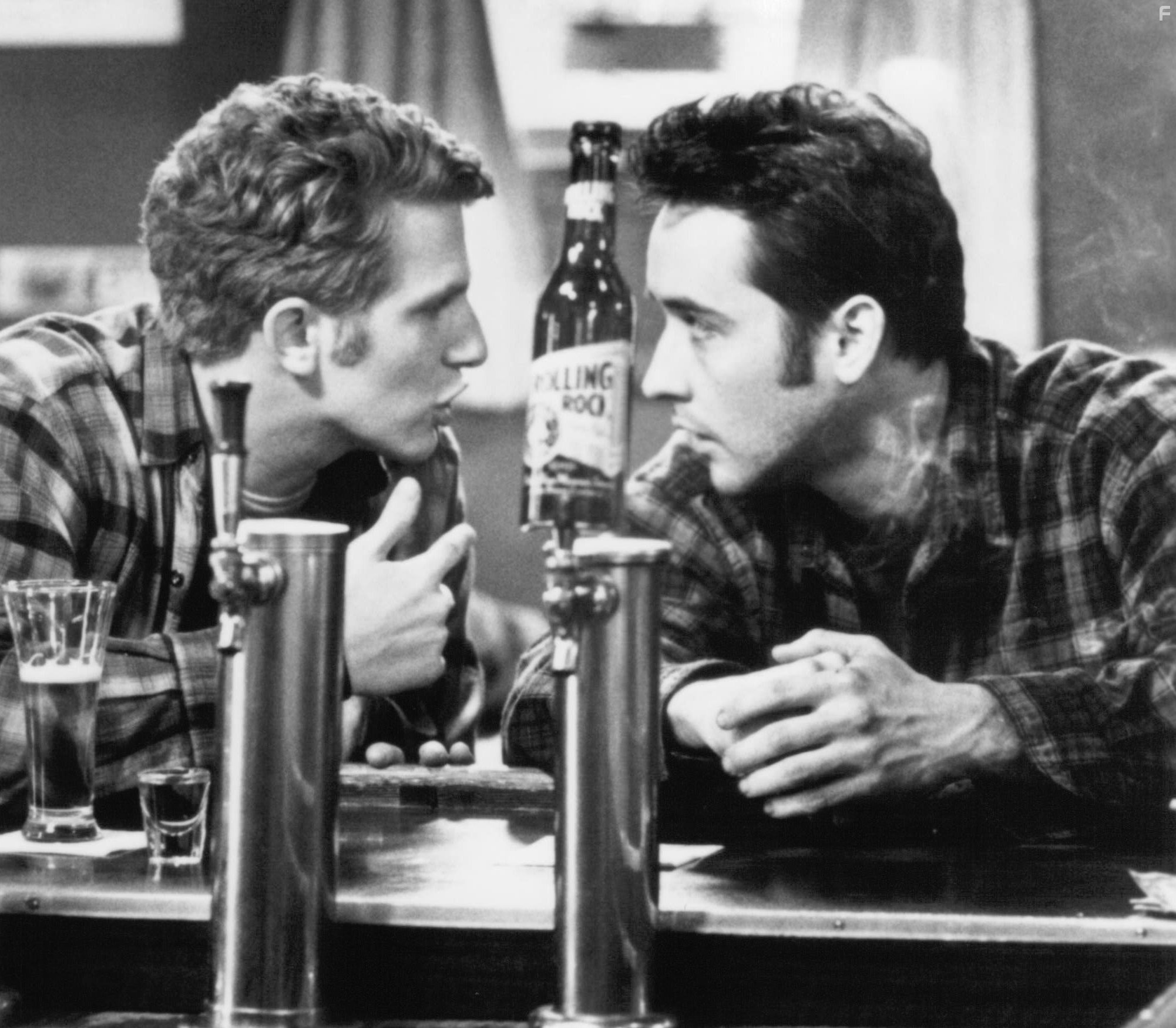 John Cusack and Michael Rapaport in Бесплатные деньги (1993)