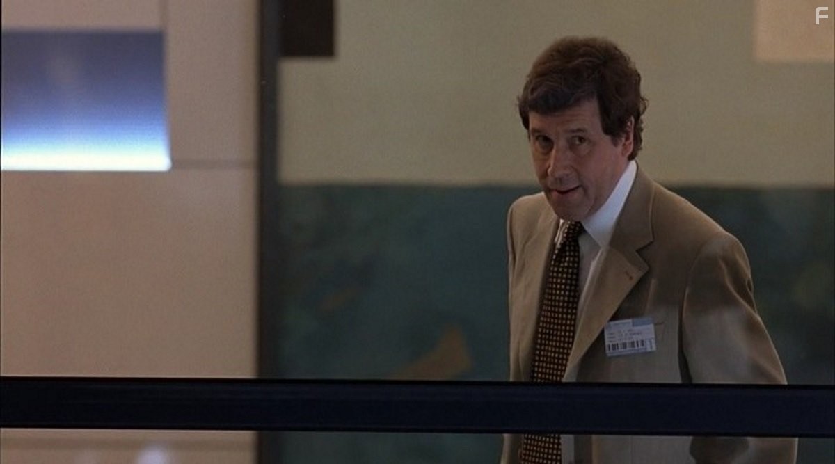 Stephen Rea in Контроль (2004)