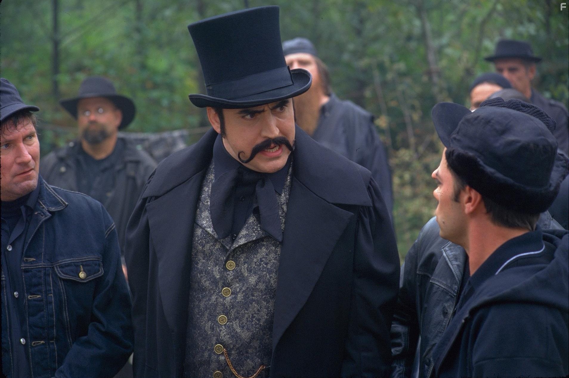 Alfred Molina, Jed Rees, and Brant von Hoffman in Дадли Справедливый (1999)