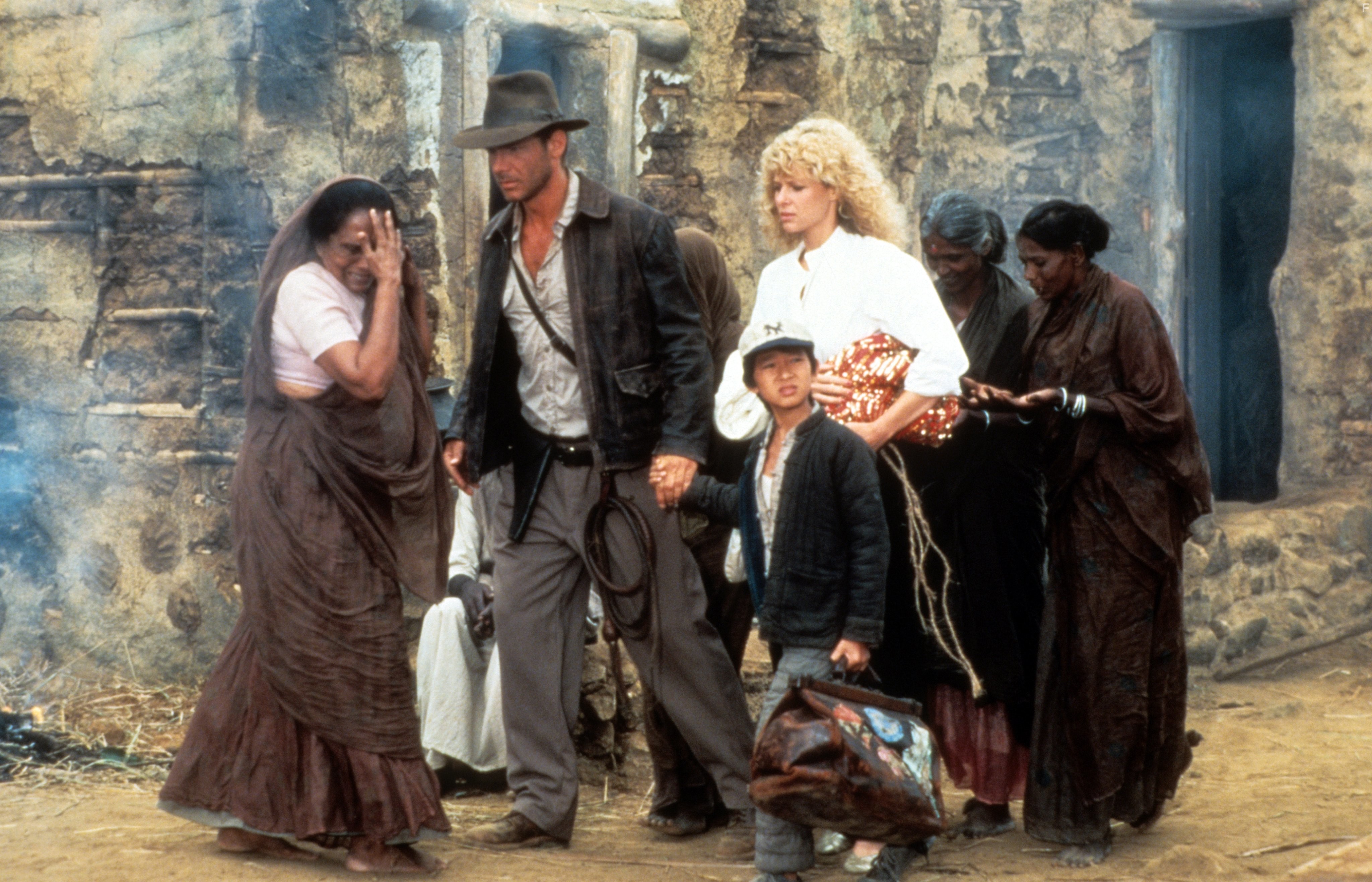 Harrison Ford, Kate Capshaw, and Jonathan Ke Quan in Индиана Джонс и Храм судьбы (1984)