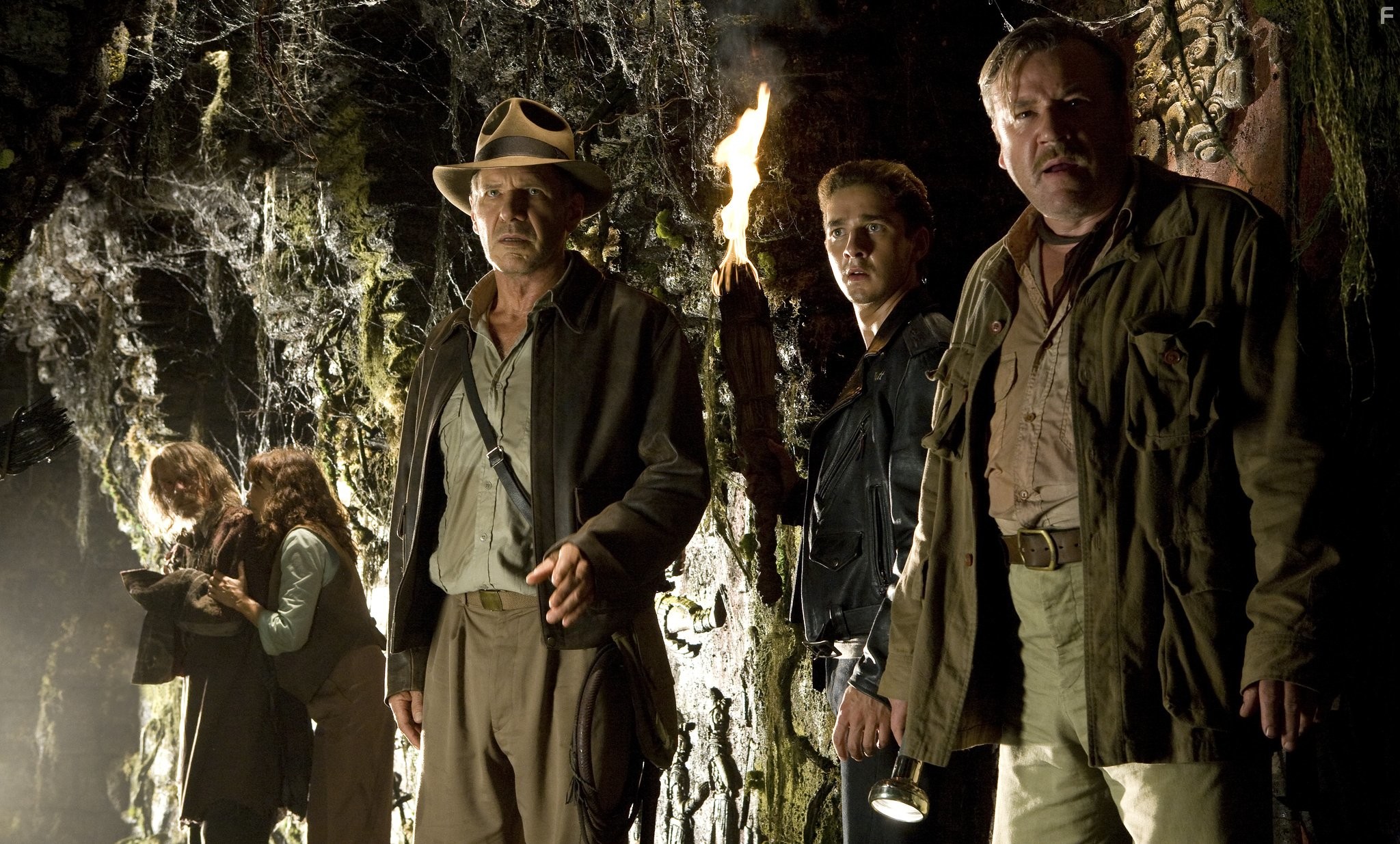 Harrison Ford, Karen Allen, John Hurt, Shia LaBeouf, and Ray Winstone in Индиана Джонс и Королевство хрустального черепа (2008)