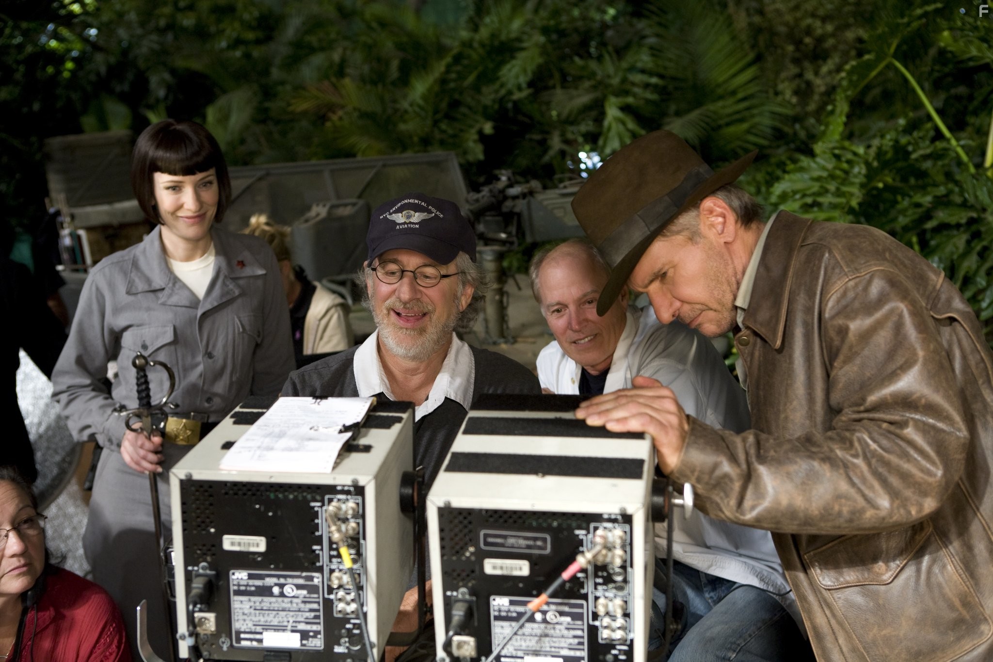 Harrison Ford, Steven Spielberg, and Cate Blanchett in Индиана Джонс и Королевство хрустального черепа (2008)