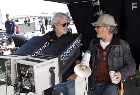 George Lucas and Steven Spielberg in Индиана Джонс и Королевство хрустального черепа (2008)