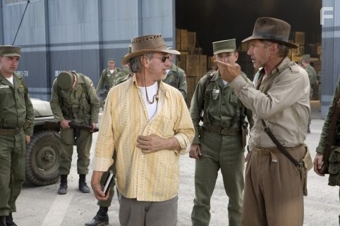 Harrison Ford, Steven Spielberg, and Pasha D. Lychnikoff in Индиана Джонс и Королевство хрустального черепа (2008)