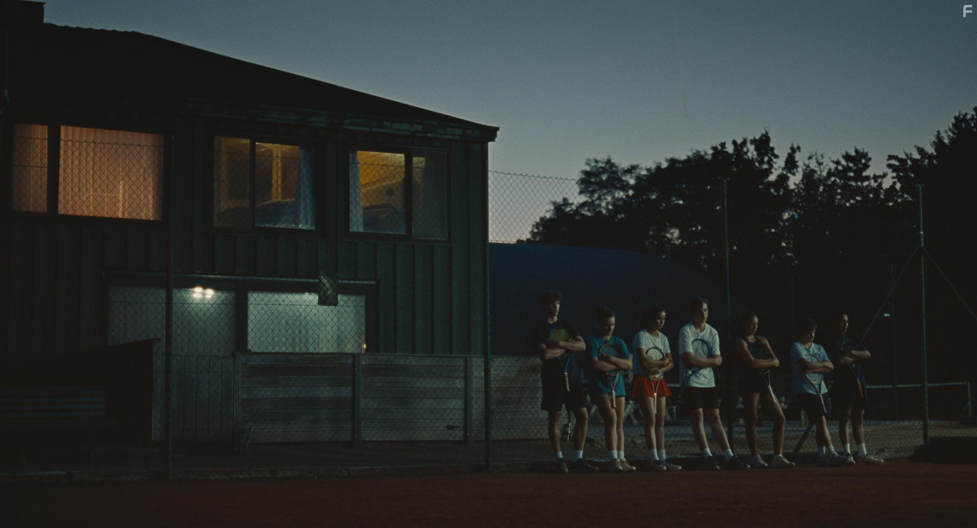 Жюли хранит молчание