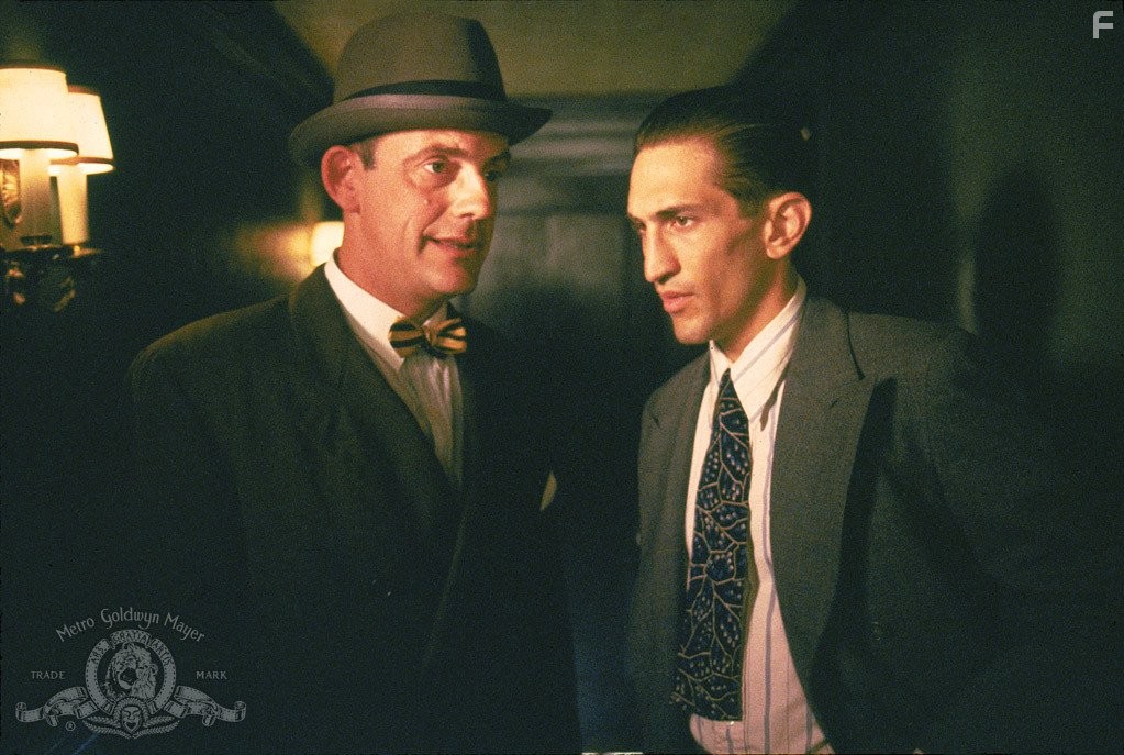 Christopher Lloyd and Richard Edson in Boсемь выходят из игры (1988)