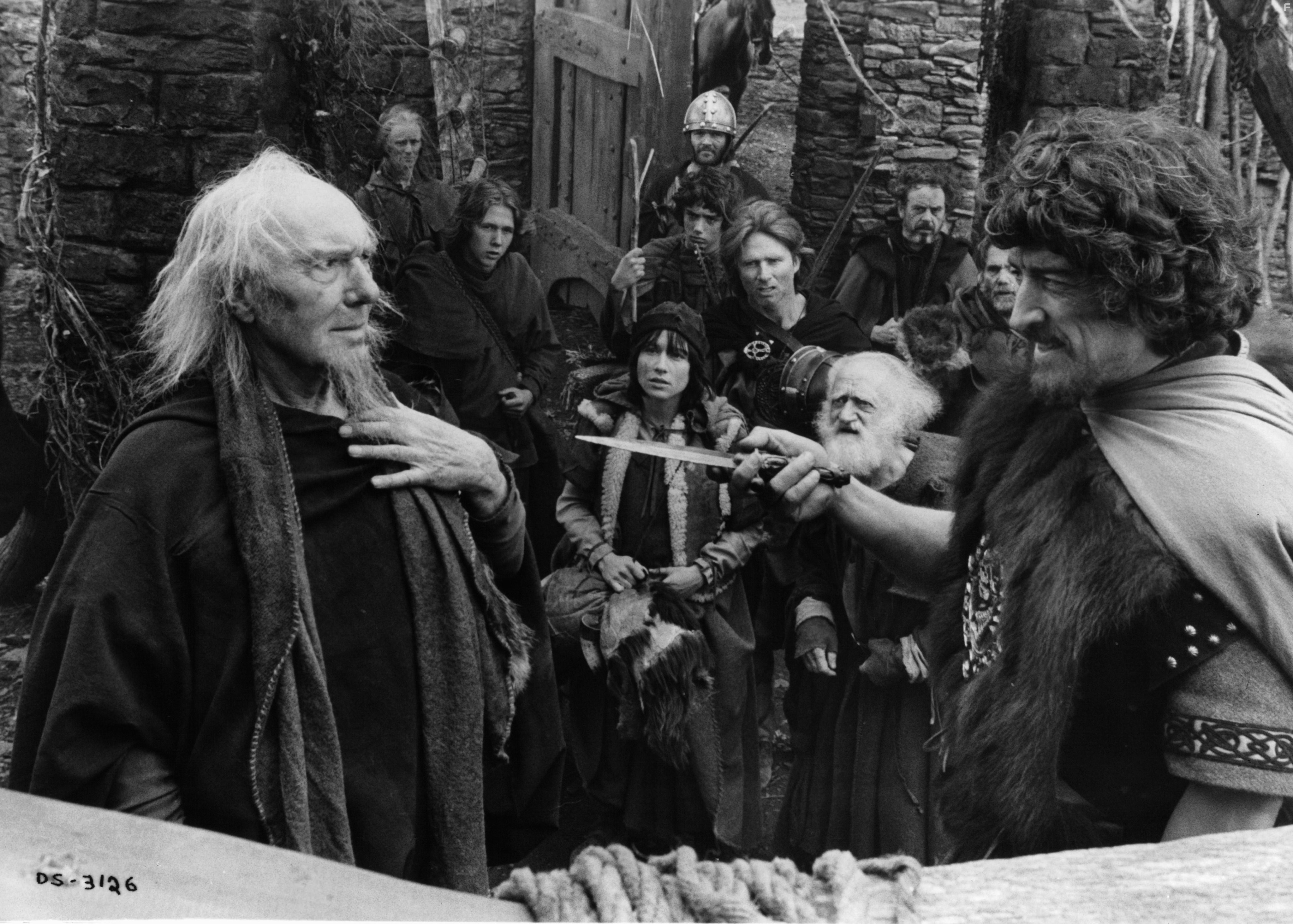 Sydney Bromley, Caitlin Clarke, Douglas Cooper, John Hallam, Alf Mangan, David Mount, James Payne, Ralph Richardson, Chris Twinn, and Jason White in Победитель дракона (1981)