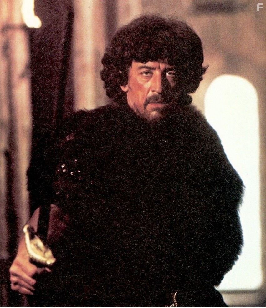 John Hallam in Победитель дракона (1981)