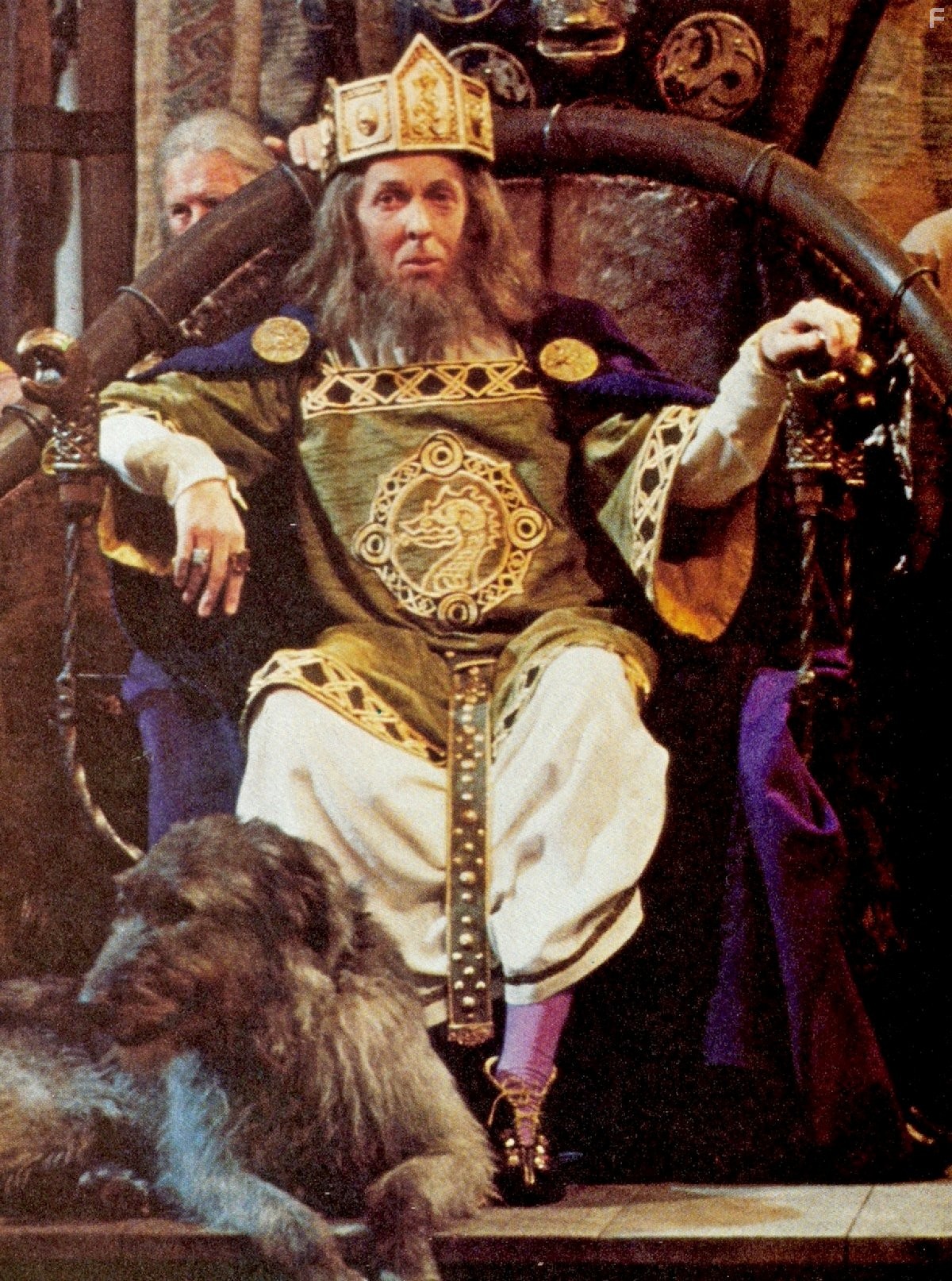 Peter Eyre in Победитель дракона (1981)