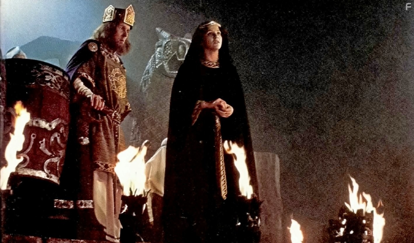 Peter Eyre and Chloe Salaman in Победитель дракона (1981)