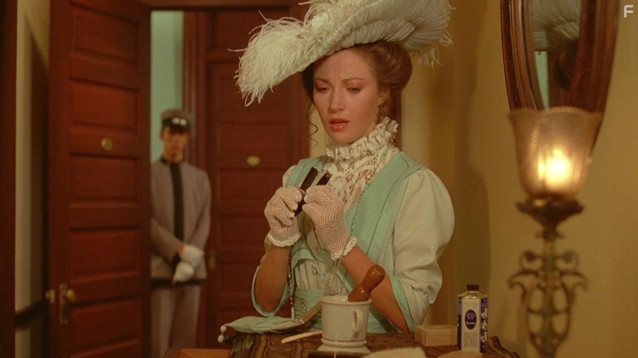 Jane Seymour in Где-то во времени (1980)