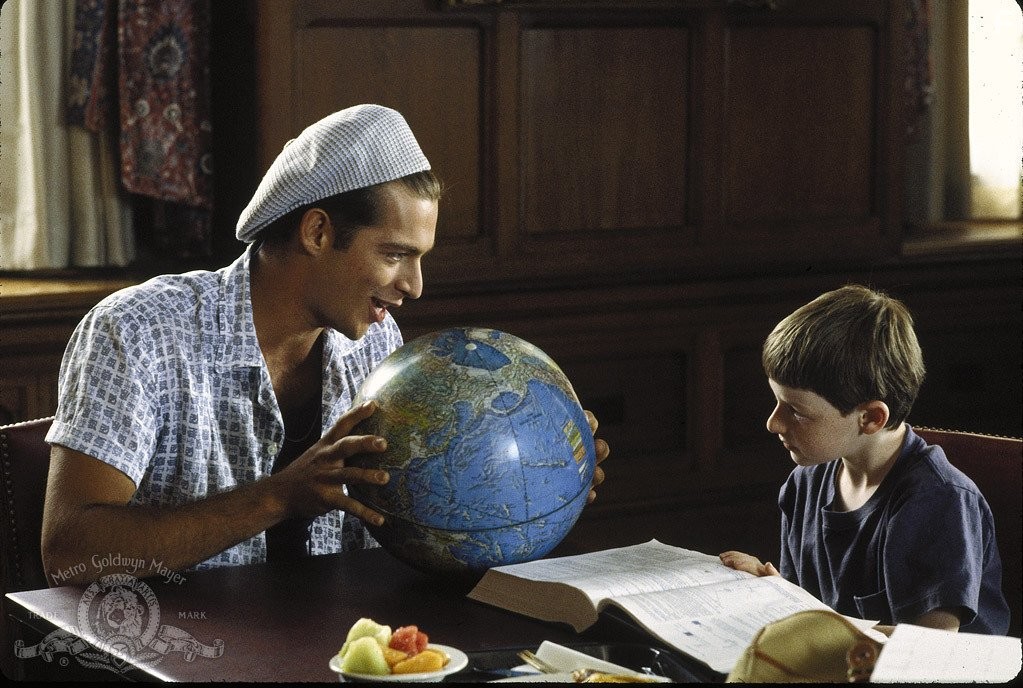 Harry Connick Jr. and Adam Hann-Byrd in Маленький человек Тейт (1991)