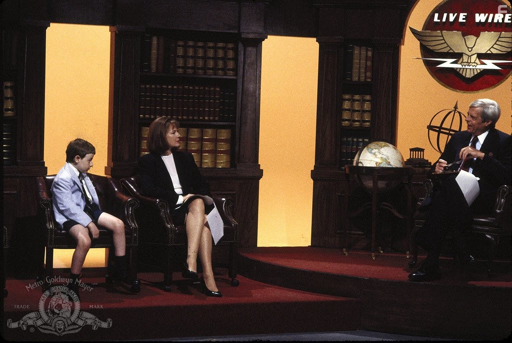 Dianne Wiest, Adam Hann-Byrd, and George Plimpton in Маленький человек Тейт (1991)