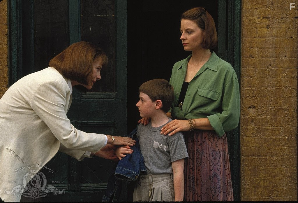 Jodie Foster, Dianne Wiest, and Adam Hann-Byrd in Маленький человек Тейт (1991)