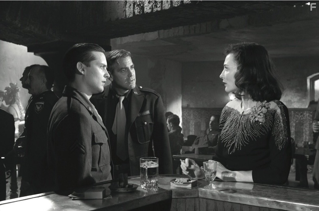 George Clooney, Cate Blanchett, and Tobey Maguire in Хороший немец (2006)