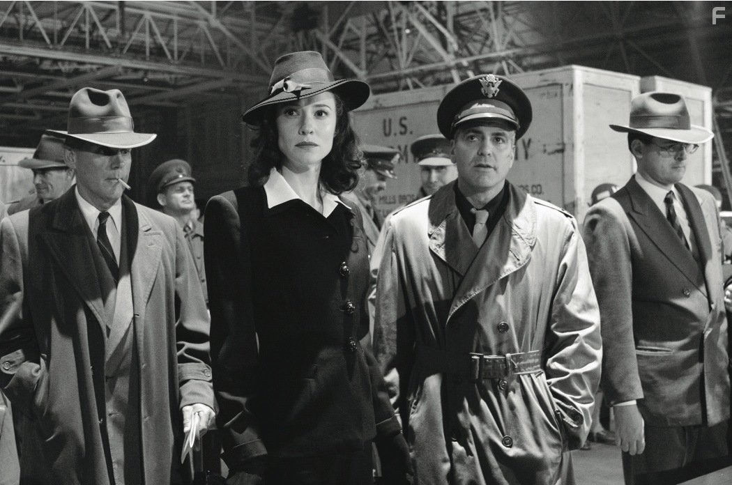 George Clooney and Cate Blanchett in Хороший немец (2006)