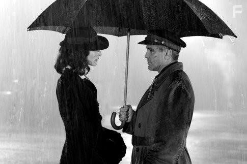 George Clooney and Cate Blanchett in Хороший немец (2006)