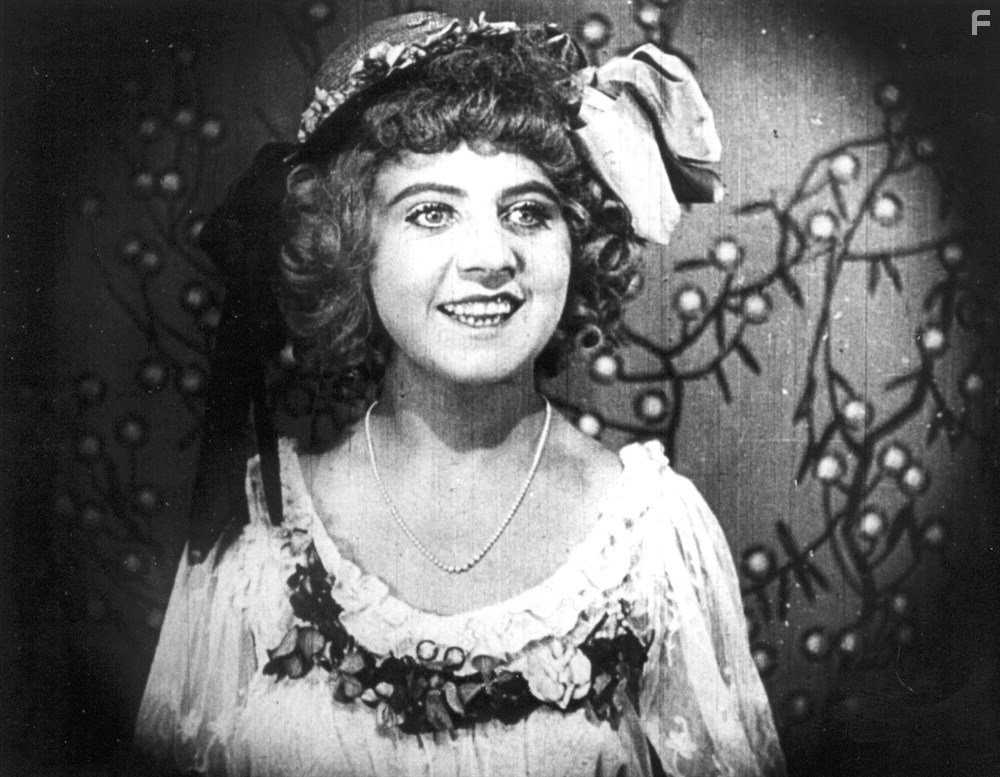 Ossi Oswalda in Die Puppe (1919)
