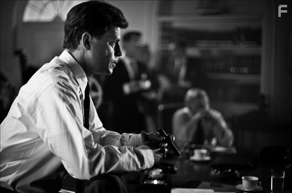 Greg Kinnear in Клан Кеннеди (2011)