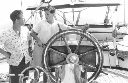 Jeff Bridges and Scott Wolf in Белый шквал (1996)