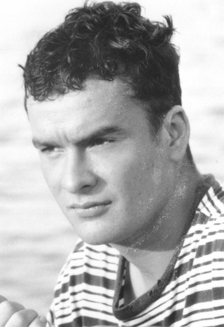 Balthazar Getty in Белый шквал (1996)