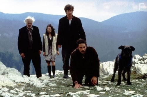 Gabino Diego, Diogo Infante, Federico Luppi, and Ana Padr?o in La balsa de piedra (2002)
