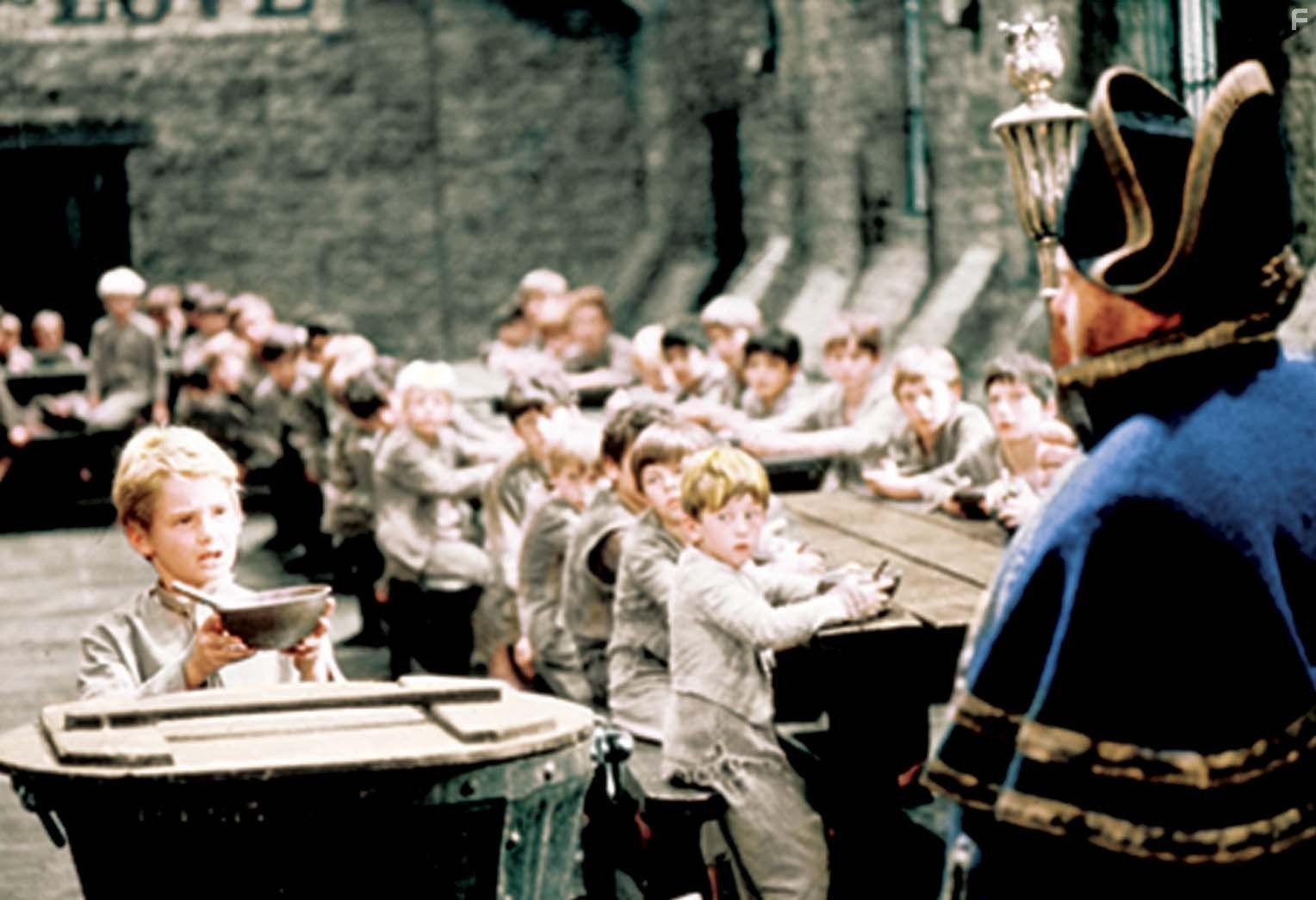 Mark Lester and Harry Secombe in Оливер! (1968)