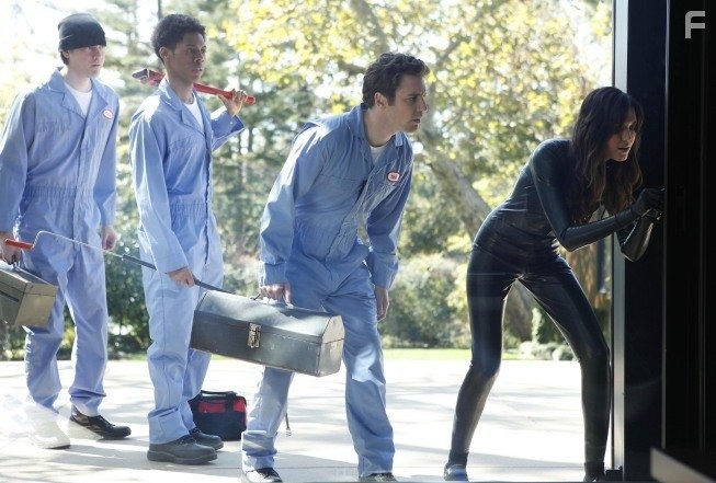 Bret Harrison, Odette Annable, and Alphonso McAuley in Лучшая охрана (2011)