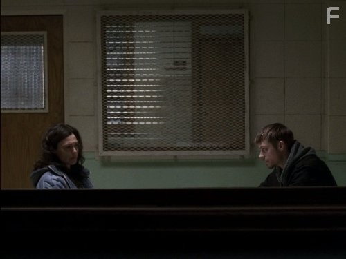 Michelle Forbes and Joel Kinnaman in Убийство (2011)