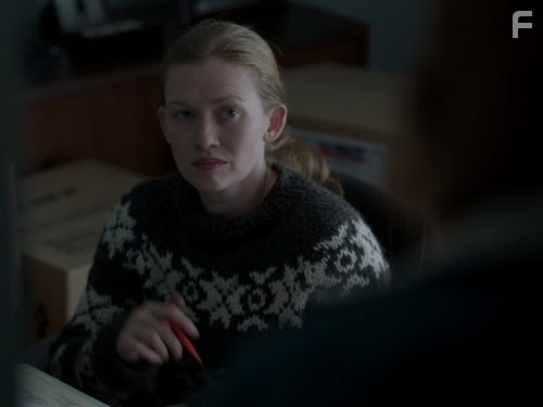 Mireille Enos in Убийство (2011)