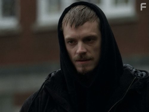 Joel Kinnaman in Убийство (2011)