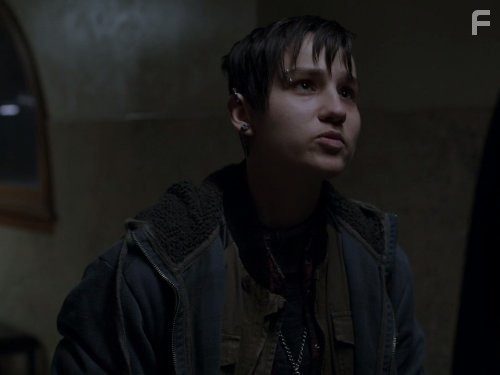Bex Taylor-Klaus in Убийство (2011)
