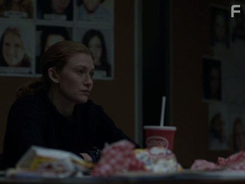 Mireille Enos in Убийство (2011)