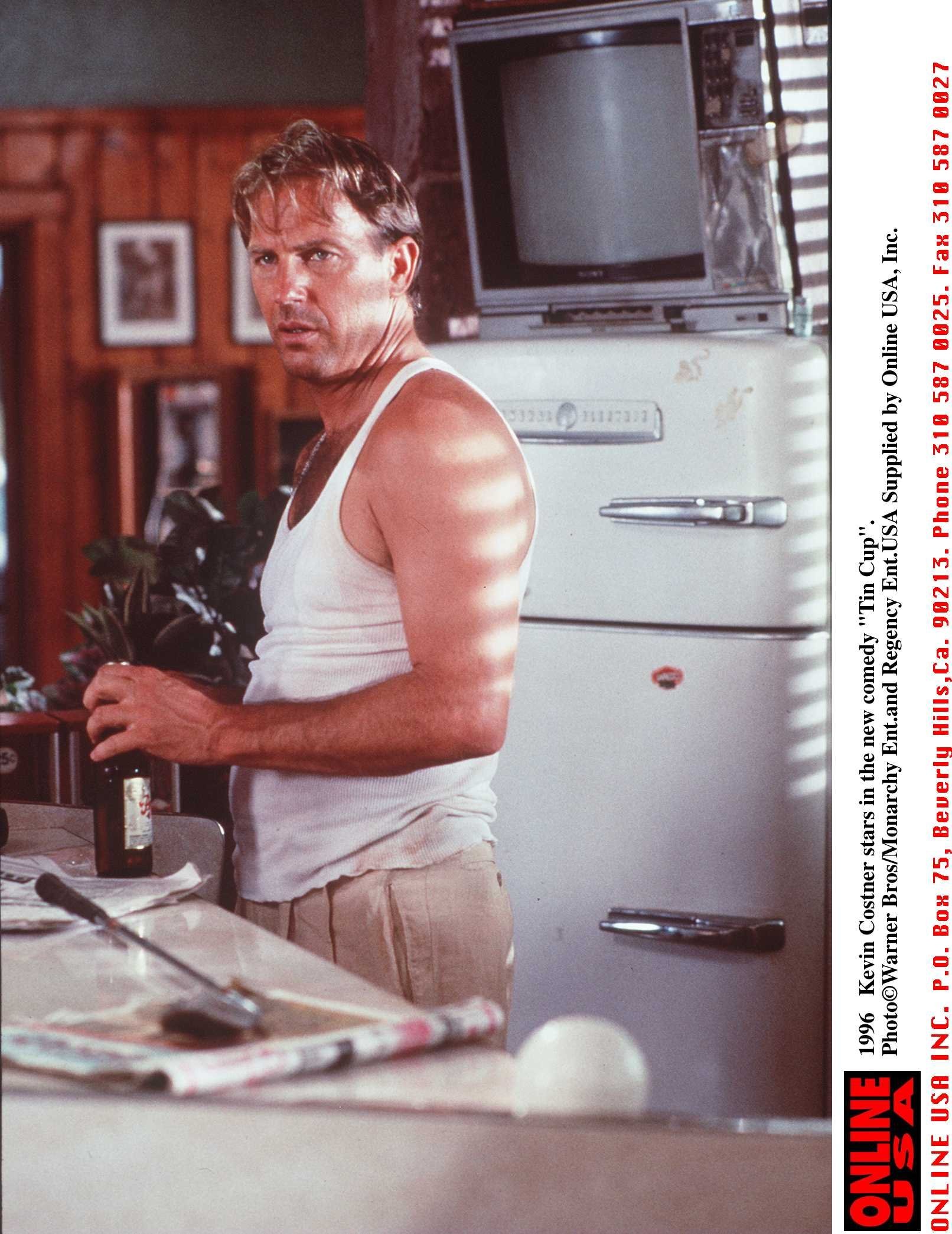 Kevin Costner in Жестяной кубок (1996)