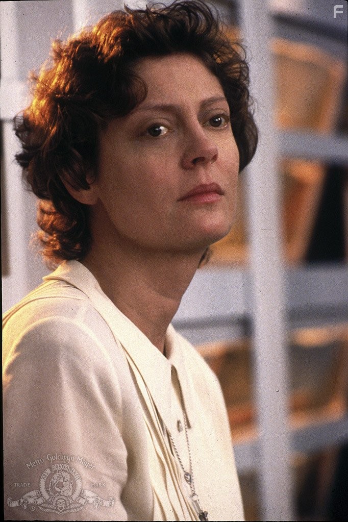 Susan Sarandon in Мертвец идет (1995)