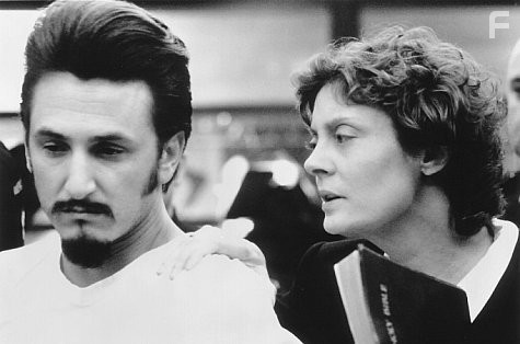 Sister Helen Prejean (Susan Sarandon) lays a hand of compassion on the shoulder of inmate Matthew Poncelet (Sean Penn).