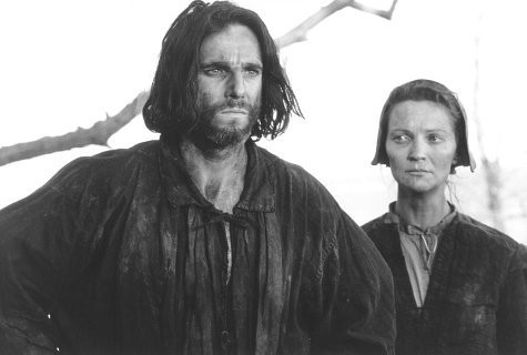 Joan Allen and Daniel Day-Lewis in Суровое испытание (1996)
