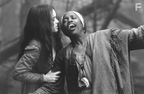Winona Ryder and Charlayne Woodard in Суровое испытание (1996)