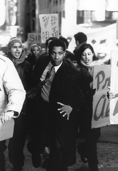 Denzel Washington in Осада (1998)
