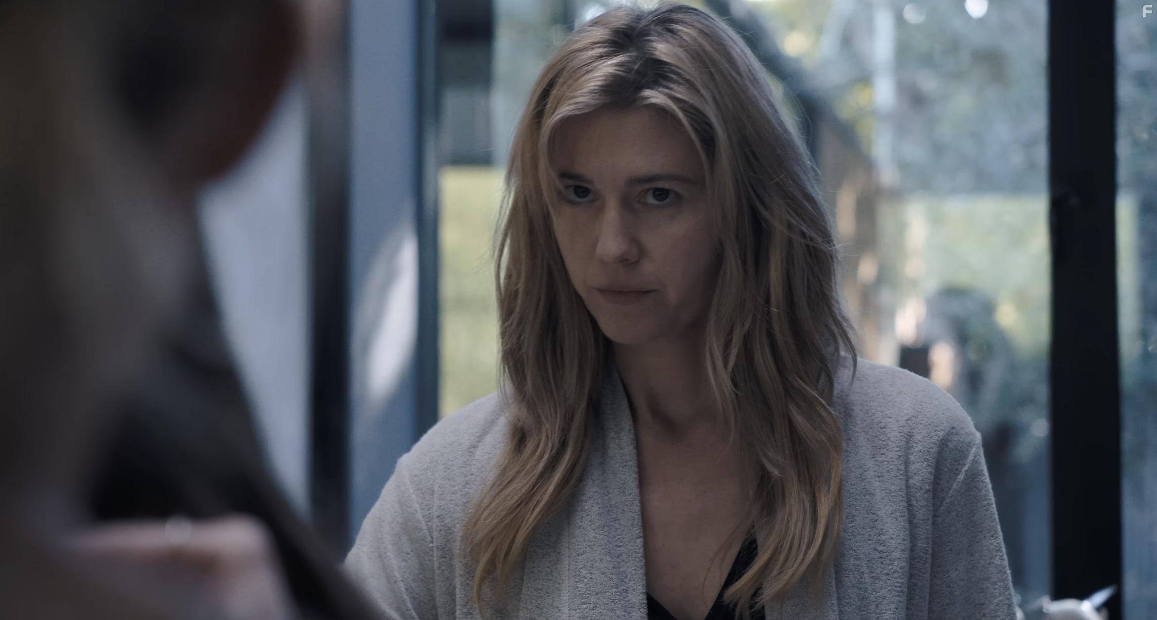 Рука, качающая колыбель #7