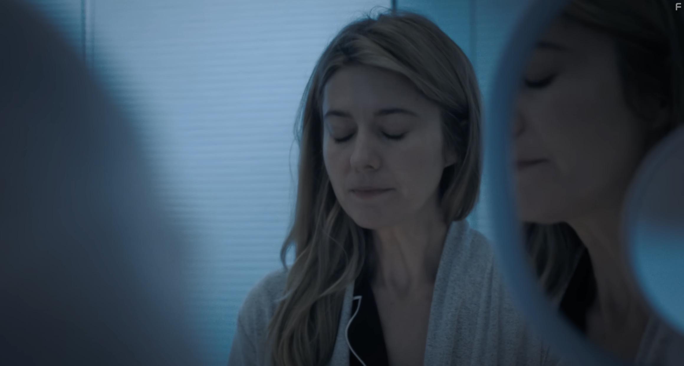 Рука, качающая колыбель #8